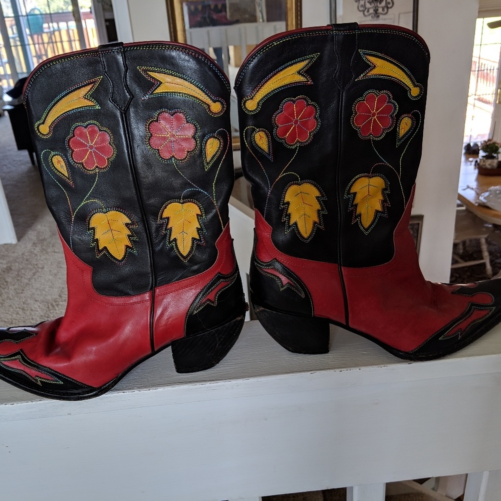 Donald pliner cowgirl boots